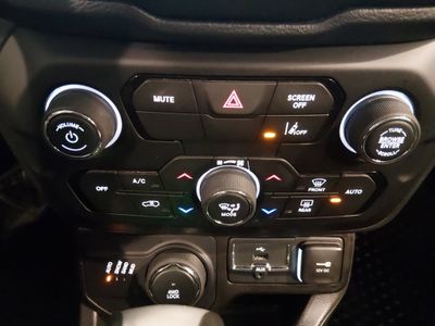 2023 Jeep Renegade - Photo 19