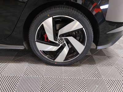2024 Volkswagen Golf GTI - Photo 10