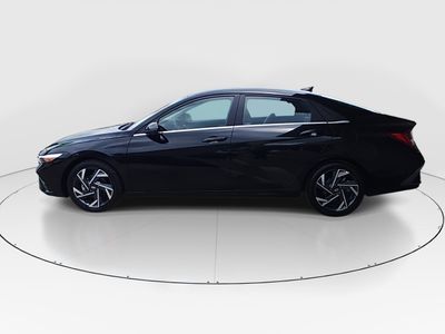 2024 Hyundai Elantra - Photo 4