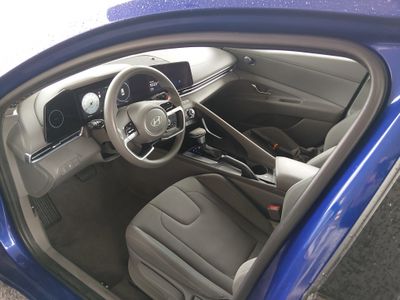 2024 Hyundai Elantra - Photo 12