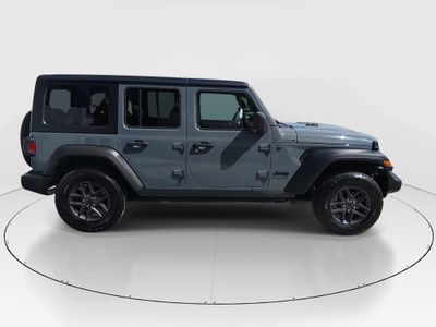 2024 Jeep Wrangler - Photo 8