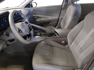2024 Hyundai Elantra - Photo 12