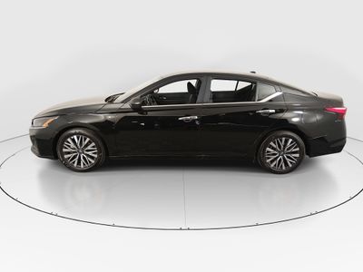 2025 Nissan Altima - Photo 4