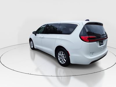 2023 Chrysler Pacifica - Photo 5