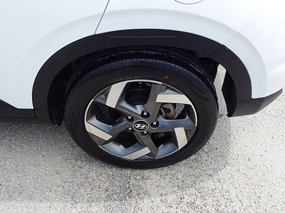 2025 Hyundai Venue - Photo 10