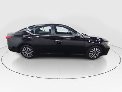 2024 Nissan Altima - Photo 8