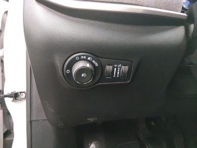 2024 Jeep Compass — photo 13 view