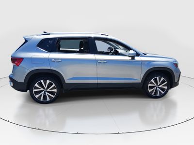2024 Volkswagen Taos - Photo 8