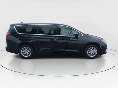 2023 Chrysler Voyager - Photo 8