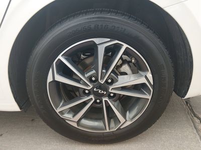 2023 Kia Forte - Photo 10