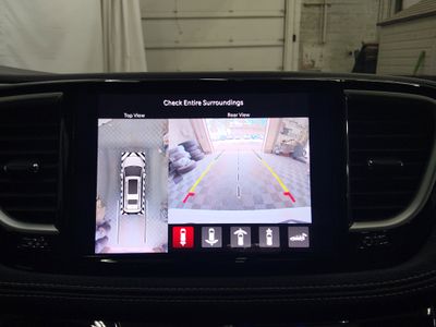 2024 Chrysler Pacifica - Photo 16