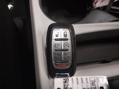 2023 Chrysler Voyager - Photo 15