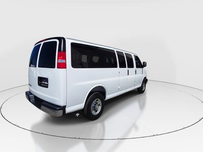 2025 Chevrolet Express 15 Passenger - Photo 7