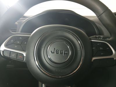 2023 Jeep Renegade - Photo 12