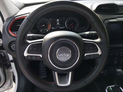 2023 Jeep Renegade - Photo 12