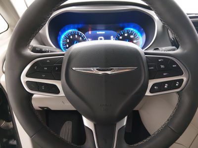 2023 Chrysler Pacifica - Photo 12