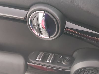 2024 MINI Convertible - Photo 18