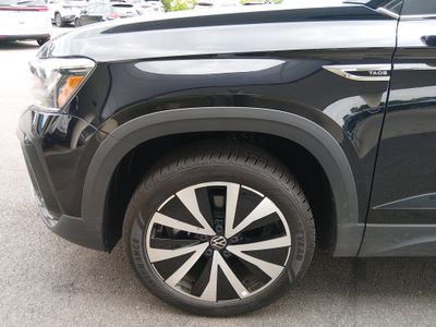 2024 Volkswagen Taos - Photo 10