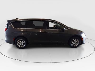 2023 Chrysler Voyager - Photo 8