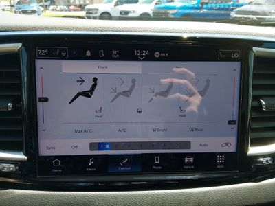 2023 Chrysler Pacifica — photo 18 view