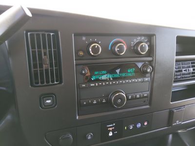 2023 Chevrolet Express Passenger - Photo 18