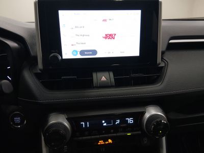 2024 Toyota RAV4 - Photo 13