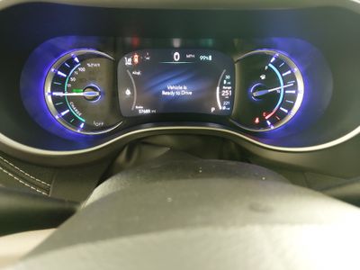 2022 Chrysler Pacifica — photo 14 view