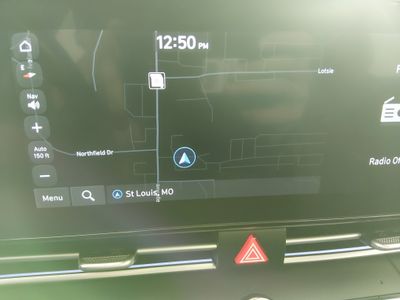2024 Hyundai Elantra — photo 17 view