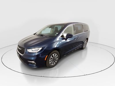 2022 Chrysler Pacifica — rear three-quarter view