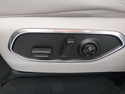 2024 Jeep Wagoneer L — photo 20 view