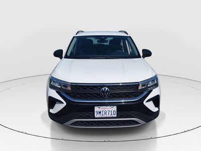 2024 Volkswagen Taos - Photo 2