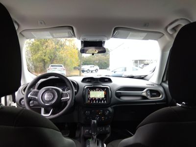 2023 Jeep Renegade - Photo 17