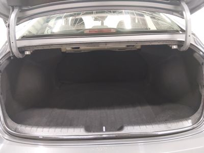 2024 Hyundai Elantra — photo 11 view