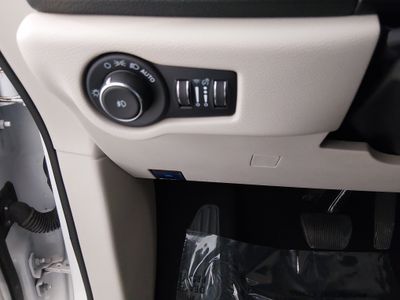 2023 Chrysler Pacifica — photo 13 view