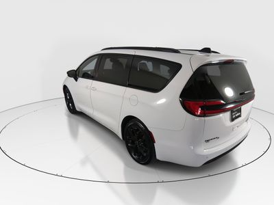 2025 Chrysler Pacifica - Photo 5