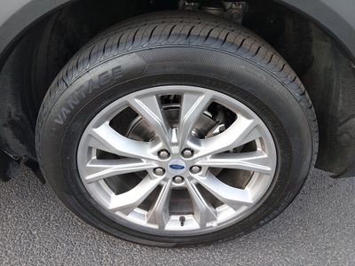 2023 Ford Explorer — photo 10 view
