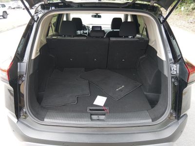 2023 Nissan Rogue — photo 11 view