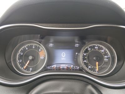 2023 Jeep Cherokee — photo 14 view