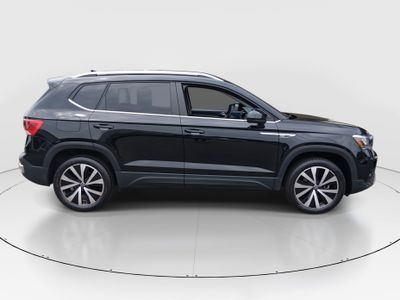 2024 Volkswagen Taos - Photo 8