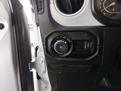 2024 Jeep Wrangler - Photo 13