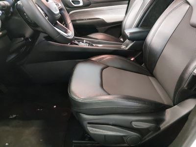 2024 Jeep Compass - Photo 12
