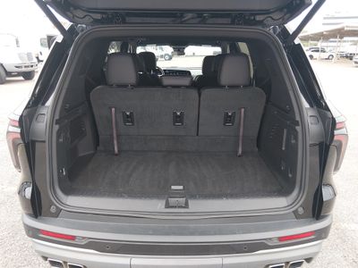 2025 Chevrolet Traverse - Photo 11