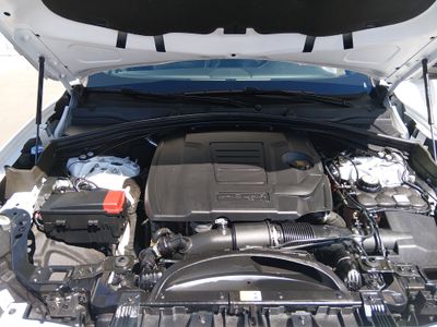 2025 Jaguar F-PACE - Photo 9