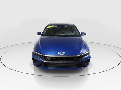 2024 Hyundai Elantra - Photo 2
