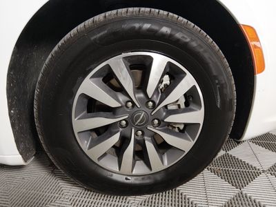 2023 Chrysler Pacifica — photo 10 view