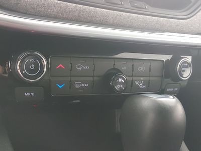 2024 Jeep Compass - Photo 18
