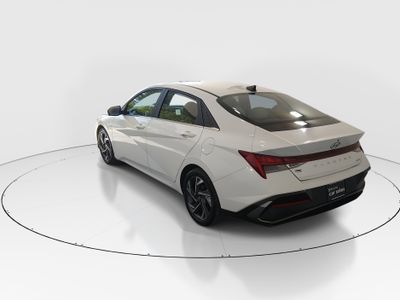 2024 Hyundai Elantra - Photo 5