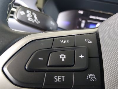 2024 Volkswagen Taos - Photo 12