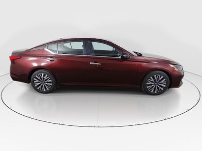 2024 Nissan Altima - Photo 8