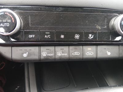 2025 Hyundai Elantra - Photo 20